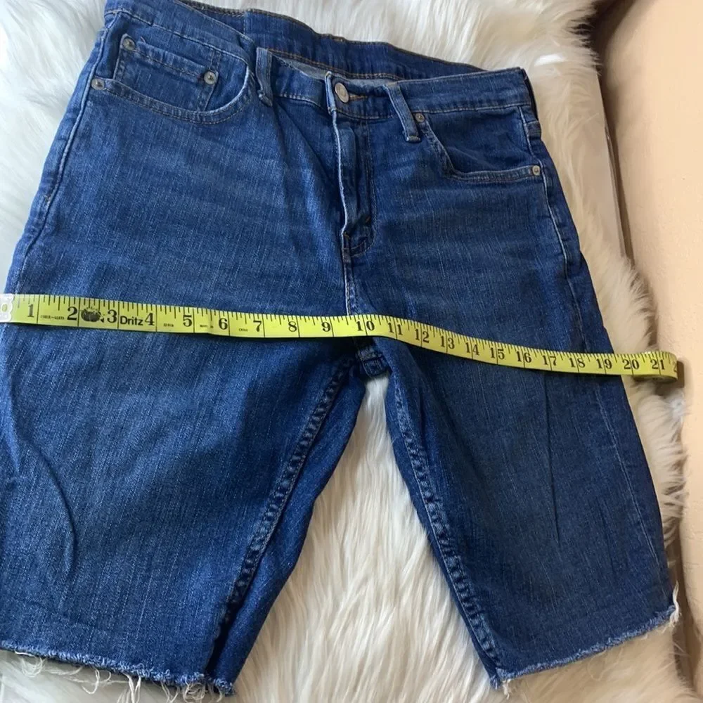 Levi’s 511 Slim Cut Off Shorts Size 30